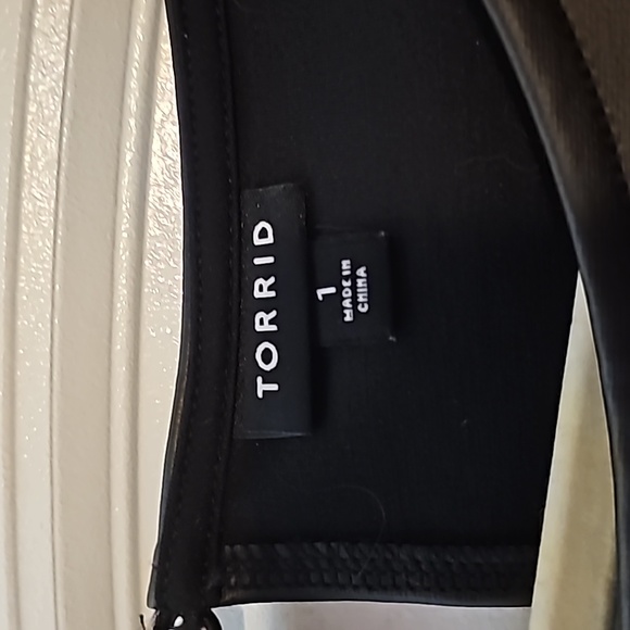 Black skater dress Torrid size 1 - Picture 3 of 4